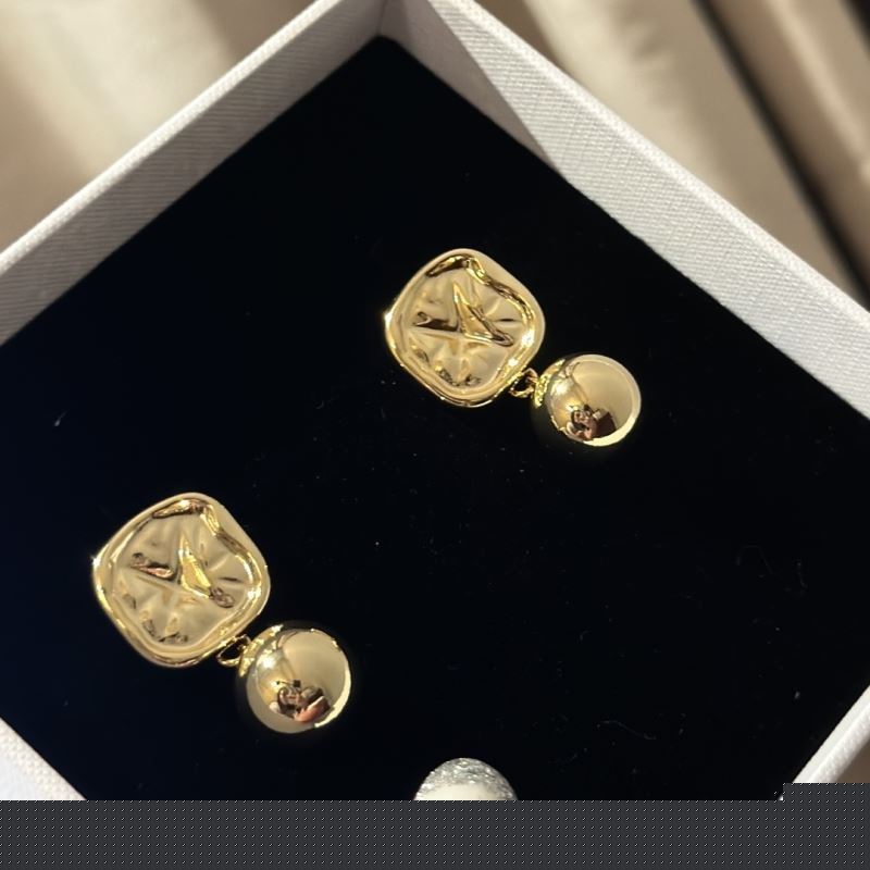 Ce**e earrings